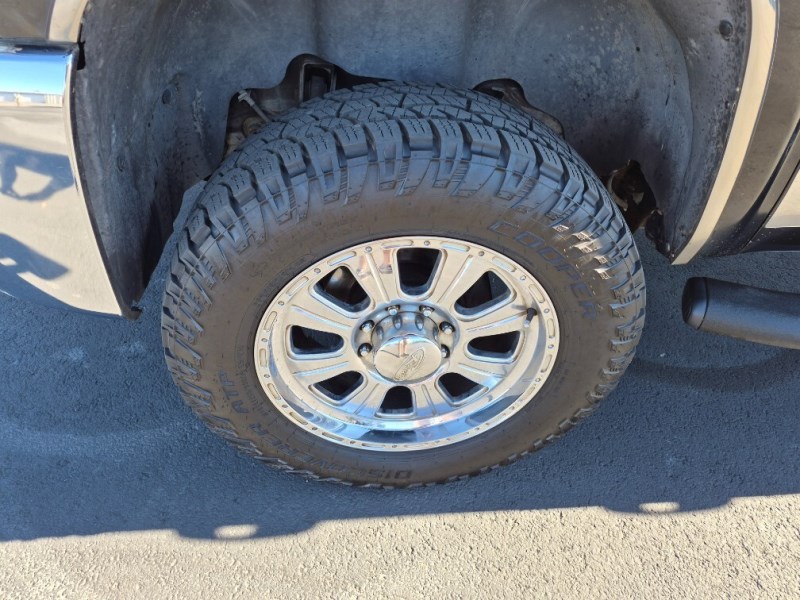 Additional photo of vehicle.