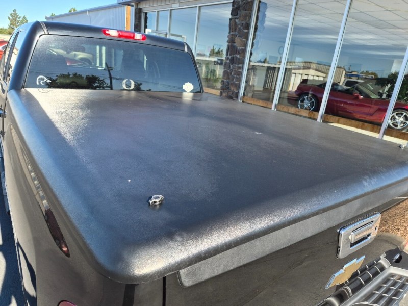 Additional photo of vehicle.