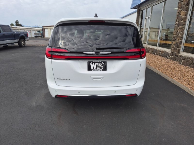 Additional photo of vehicle.