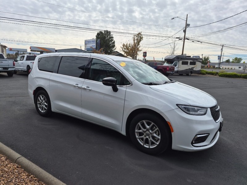 Additional photo of vehicle.