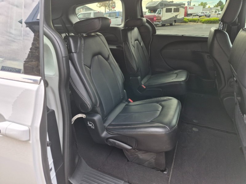 Additional photo of vehicle.