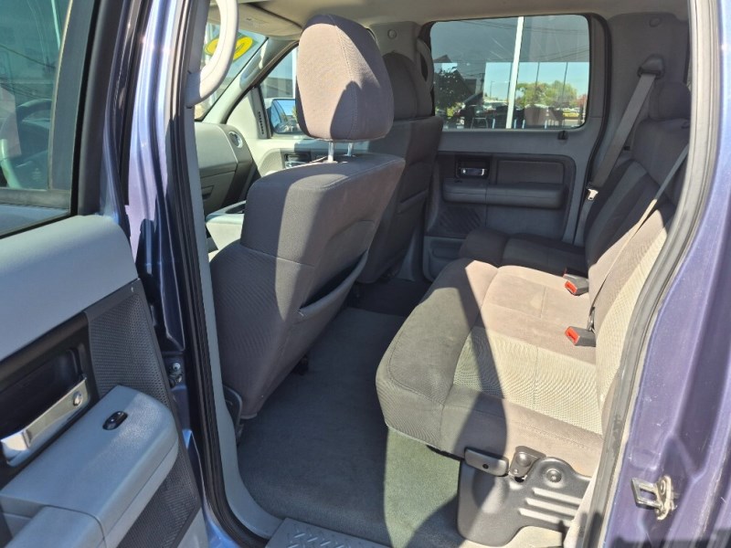 Additional photo of vehicle.