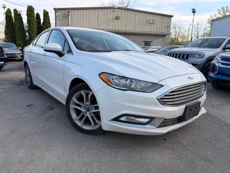 2017 Ford Fusion SE - Photo 2