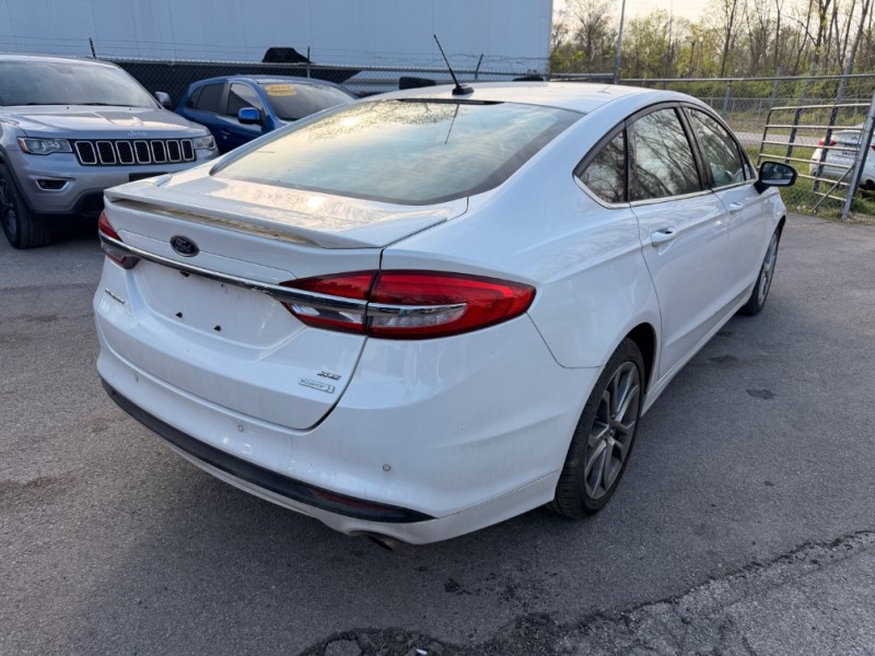 2017 Ford Fusion SE - Photo 6