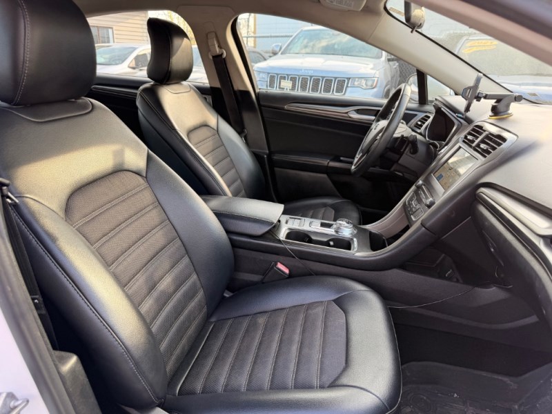 2017 Ford Fusion SE - Photo 12