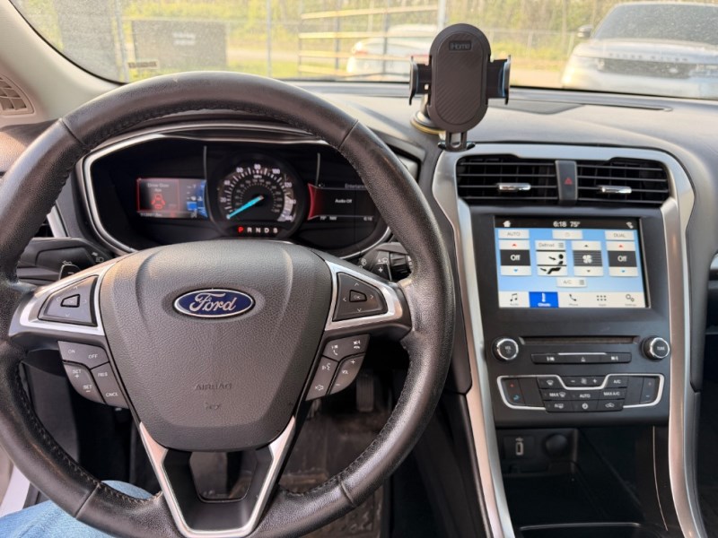2017 Ford Fusion SE - Photo 16