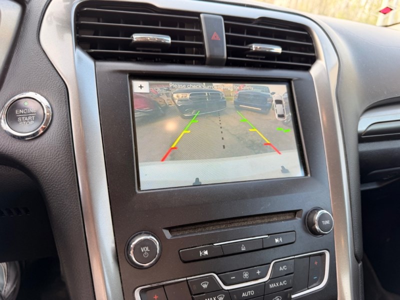 2017 Ford Fusion SE - Photo 18