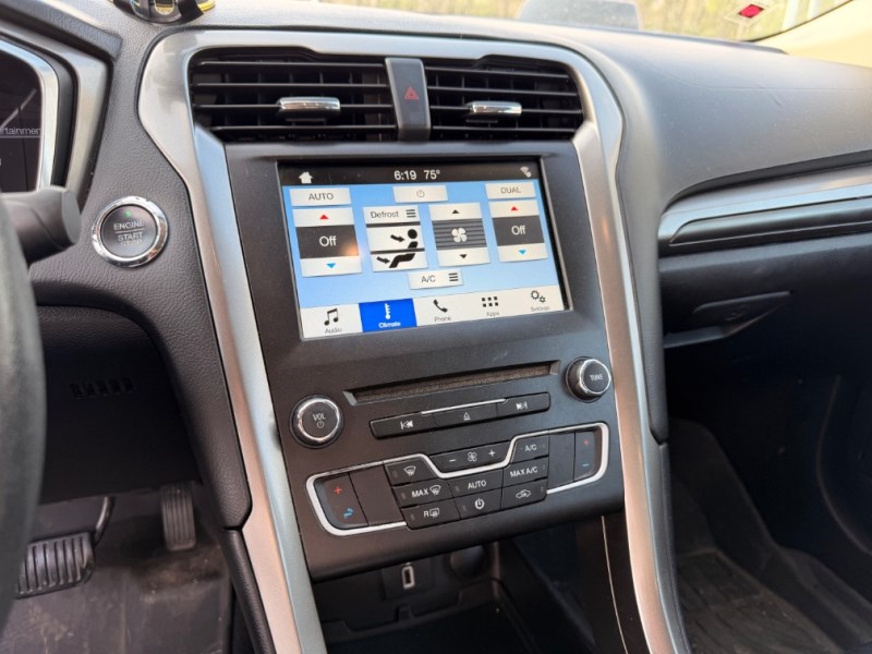 2017 Ford Fusion SE - Photo 19