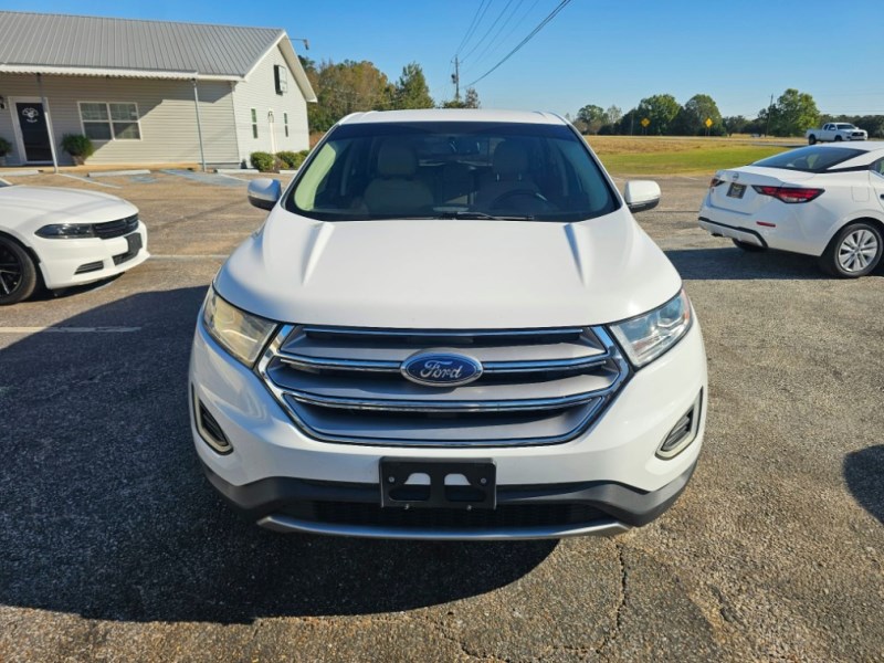 Additional photo of vehicle.