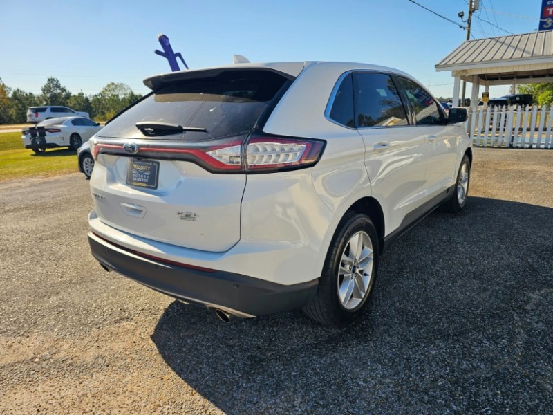 Additional photo of vehicle.