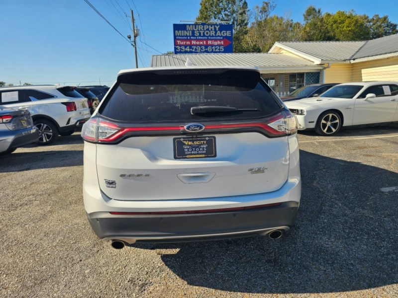 Additional photo of vehicle.