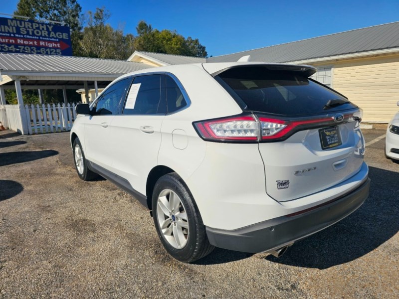Additional photo of vehicle.