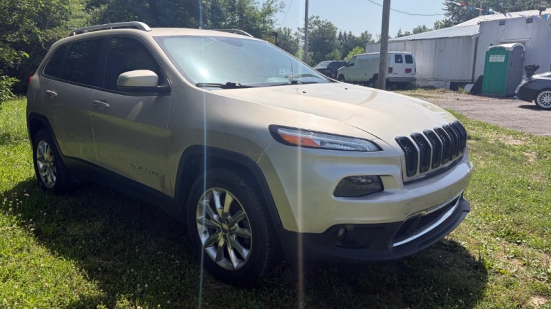Additional photo of vehicle.