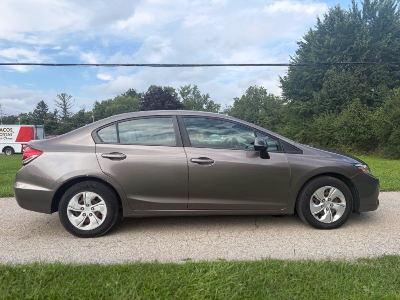 Additional photo of vehicle.
