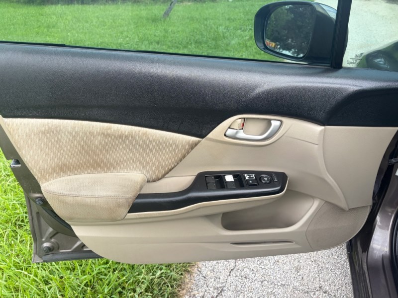 Additional photo of vehicle.