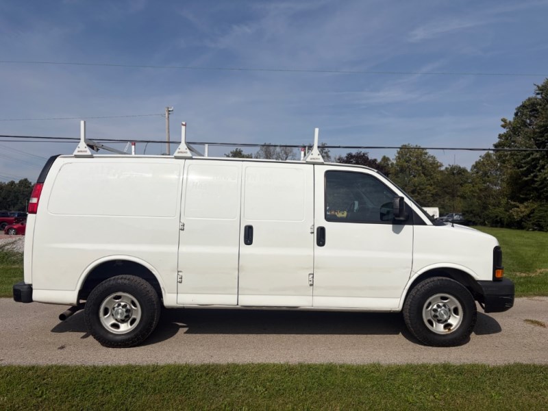 Additional photo of vehicle.