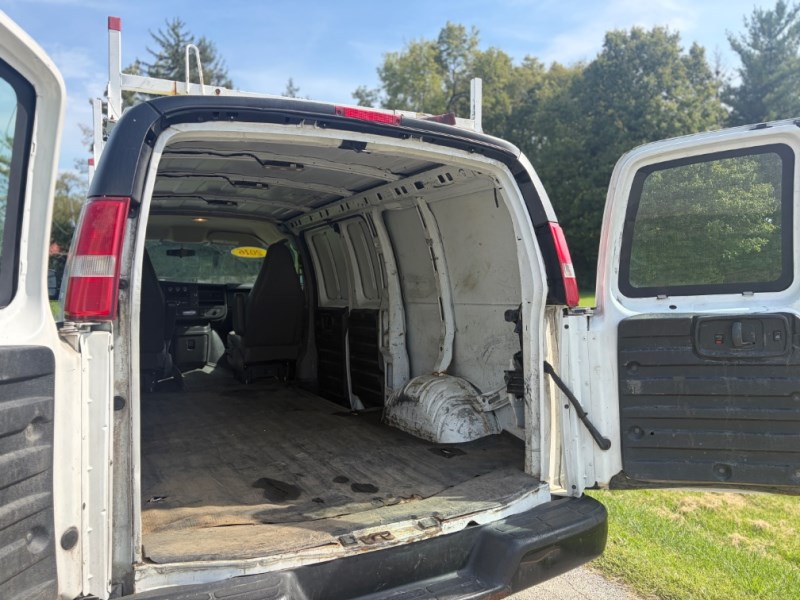 Additional photo of vehicle.