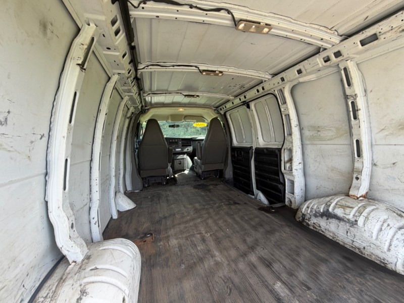 Additional photo of vehicle.