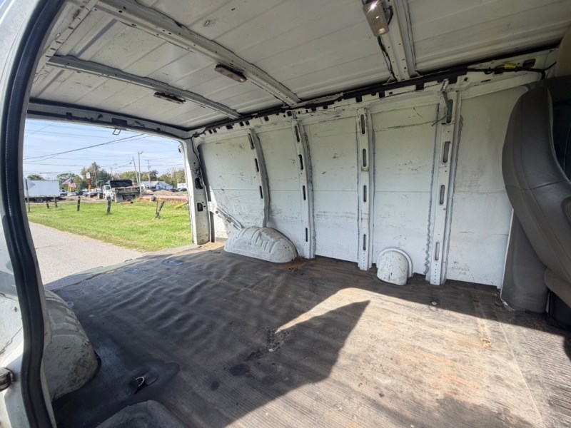 Additional photo of vehicle.