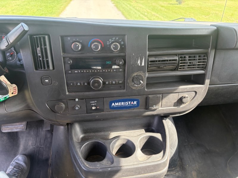 Additional photo of vehicle.