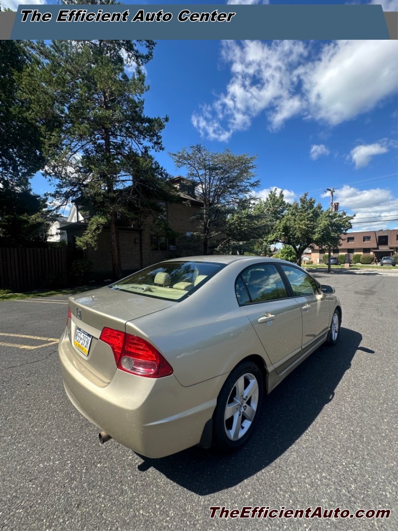 Additional photo of vehicle.